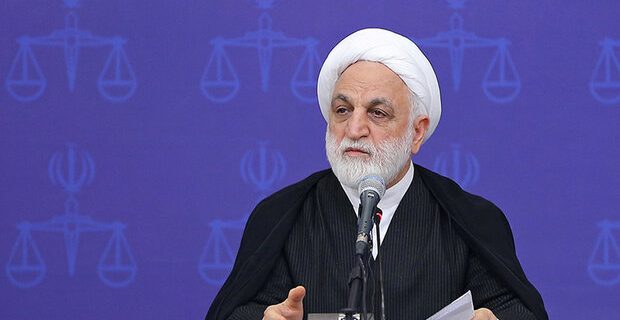 الزامی برای پوشیدن چادر از سوی متهمان نیست