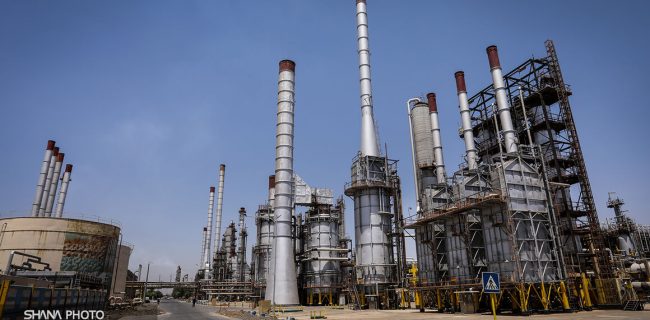 تفاهم‌نامه تصفیه لجن مخازن نفتی پالایشگاه تهران امضا شد