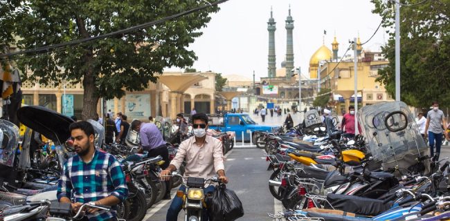 پارکینگ موتورسیکلت چهار راه قم بازار جابه‌جا می‌شود