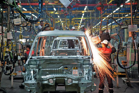 فولاد هیچ نقشی در افزایش قیمت خودرو ندارد/ قیمت فولاد مصرف شده در هر خودرو ۸ میلیون تومان افزایش پیدا کرده است