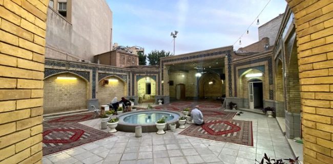 تعرض به مسجد کازرونی غیرقانونی و بدون مجوز بوده است