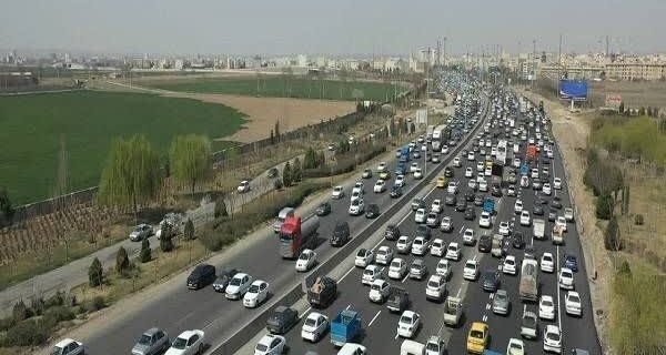 تردد بیش‌از ۲۱ میلیون خودرو در محورهای مواصلاتی تهران در فروردین