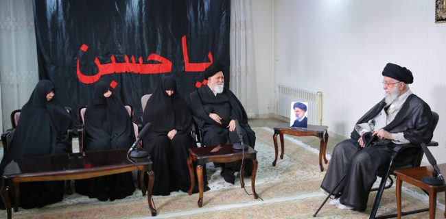 روایتی از حضور رهبر انقلاب در منزل رئیس‌جمهور شهید/ خدا این مرد را دوست داشت