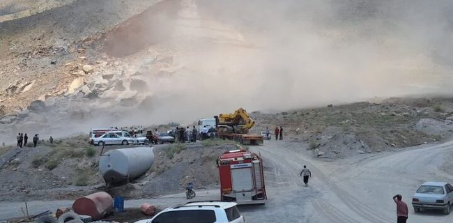 اعزام ماشین‌آلات امدادی آتش‌نشانی و تجهیزات شهرداری به محل ریزش معدن
