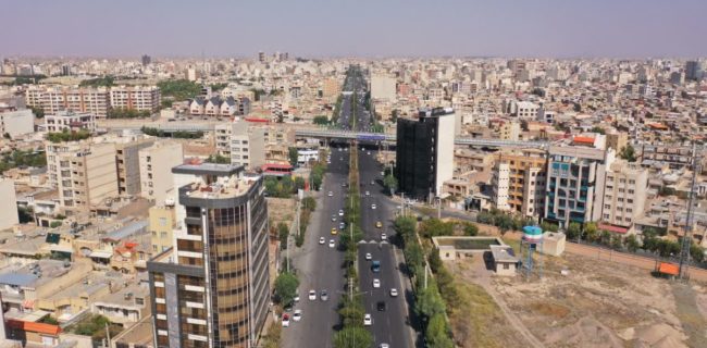 روگذر تقاطع محور فردوسی و بلوار صدوقی نورپردازی شد